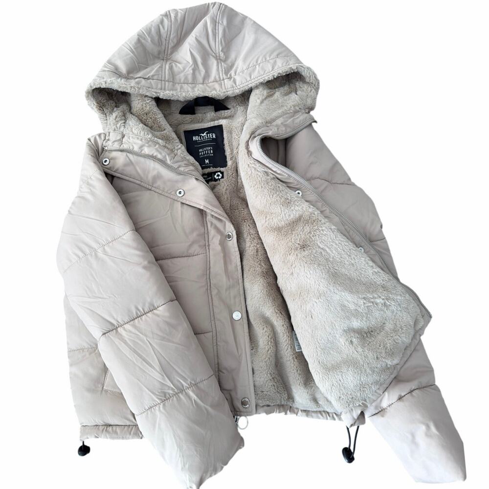 Hollister Women's Natural Ultimate Cosy Lined Puffer collection Jacket sz M
